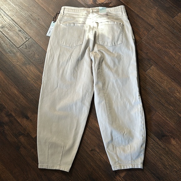 Prologue Tapered Mid-Rise Natural
Waist Pants
size 10 NWT LIGHT KHAKI sturdy - Picture 11 of 17